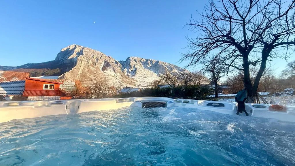 Jakuzzi téli környezetben